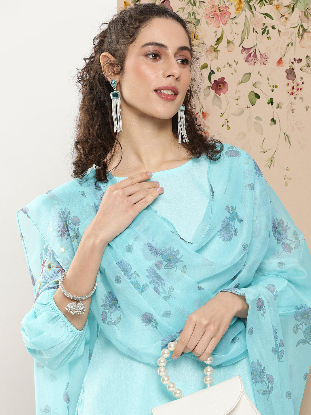 Floral Embroidered Regular Thread Work Kurta with Salwar & With Dupatta