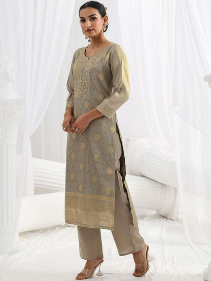 Women Regular Thread Work Kurta with Trousers & With Dupatta