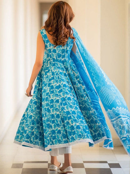 Dhiyona KL Floral Printed Scoop Neck Anarkali Kurta With Trousers & Dupatta