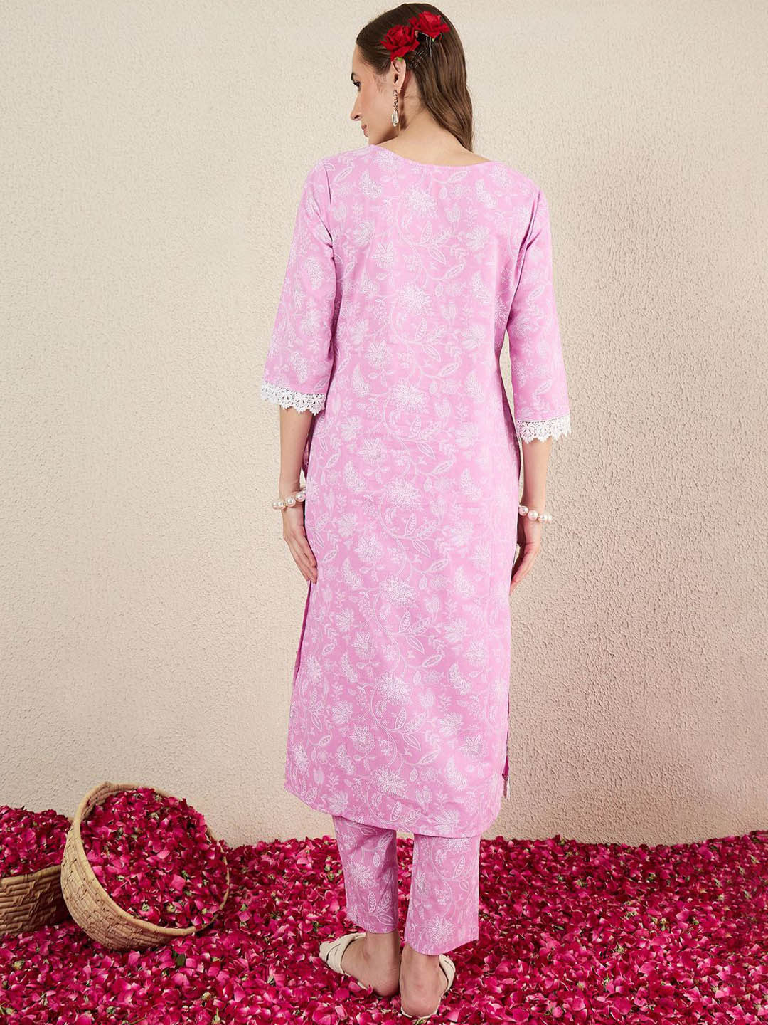 Women Floral Printed Cotton Kurta with Trousers