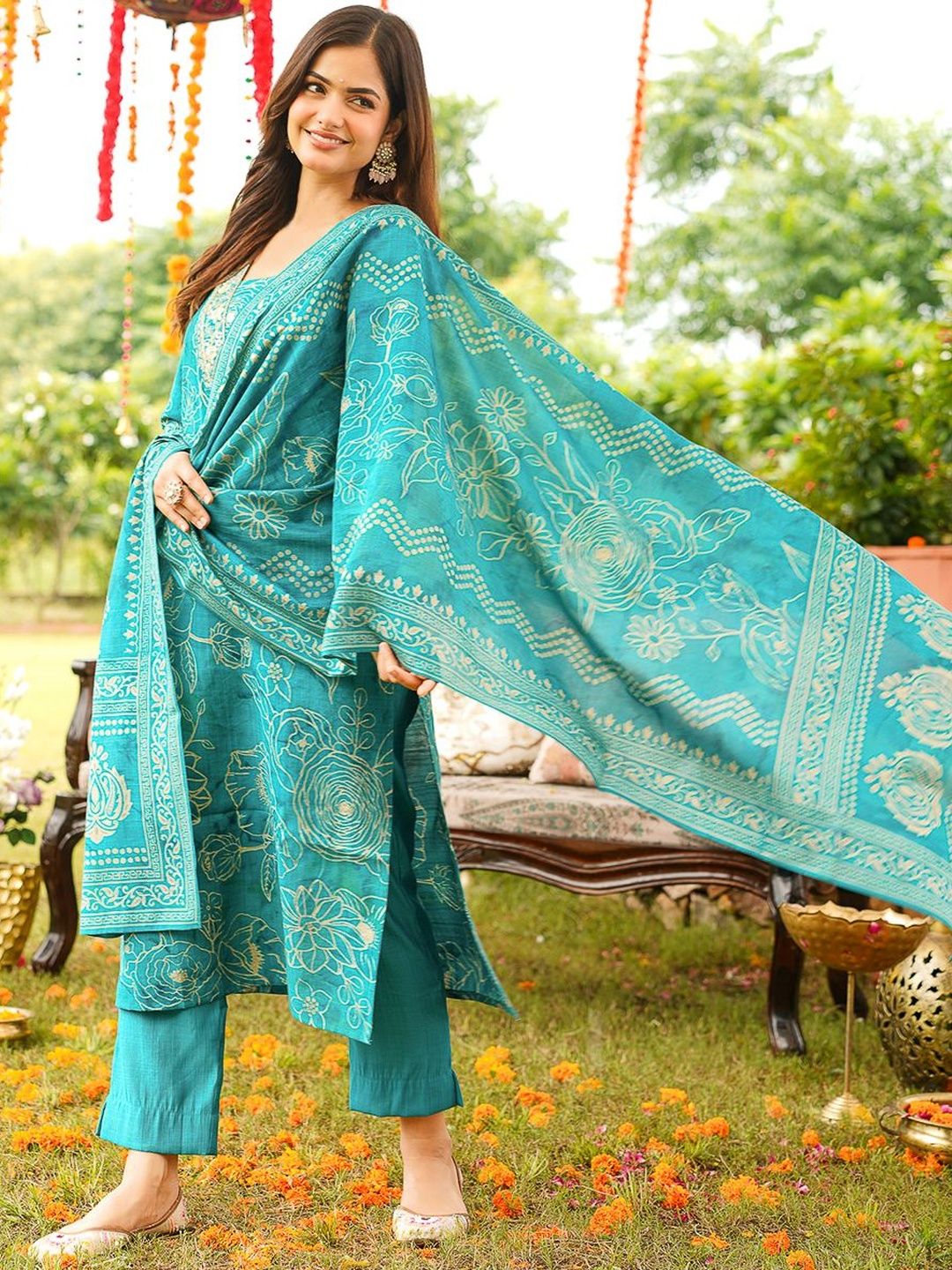 Dhiyona KL Floral Printed Thread Work V Neck Kurta with Trousers & Dupatta