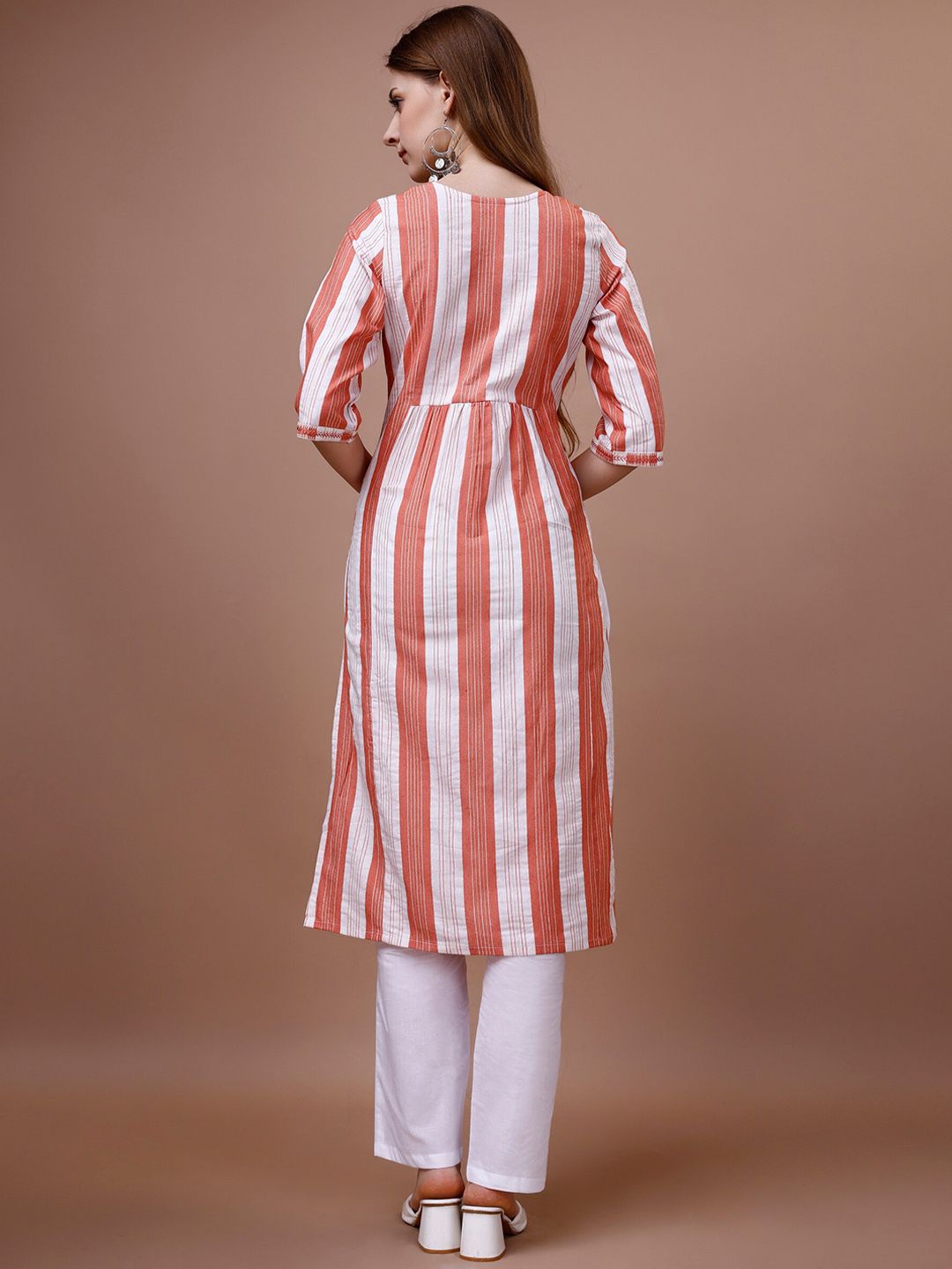 Dhiyona OD  White Striped Straight Kurta
