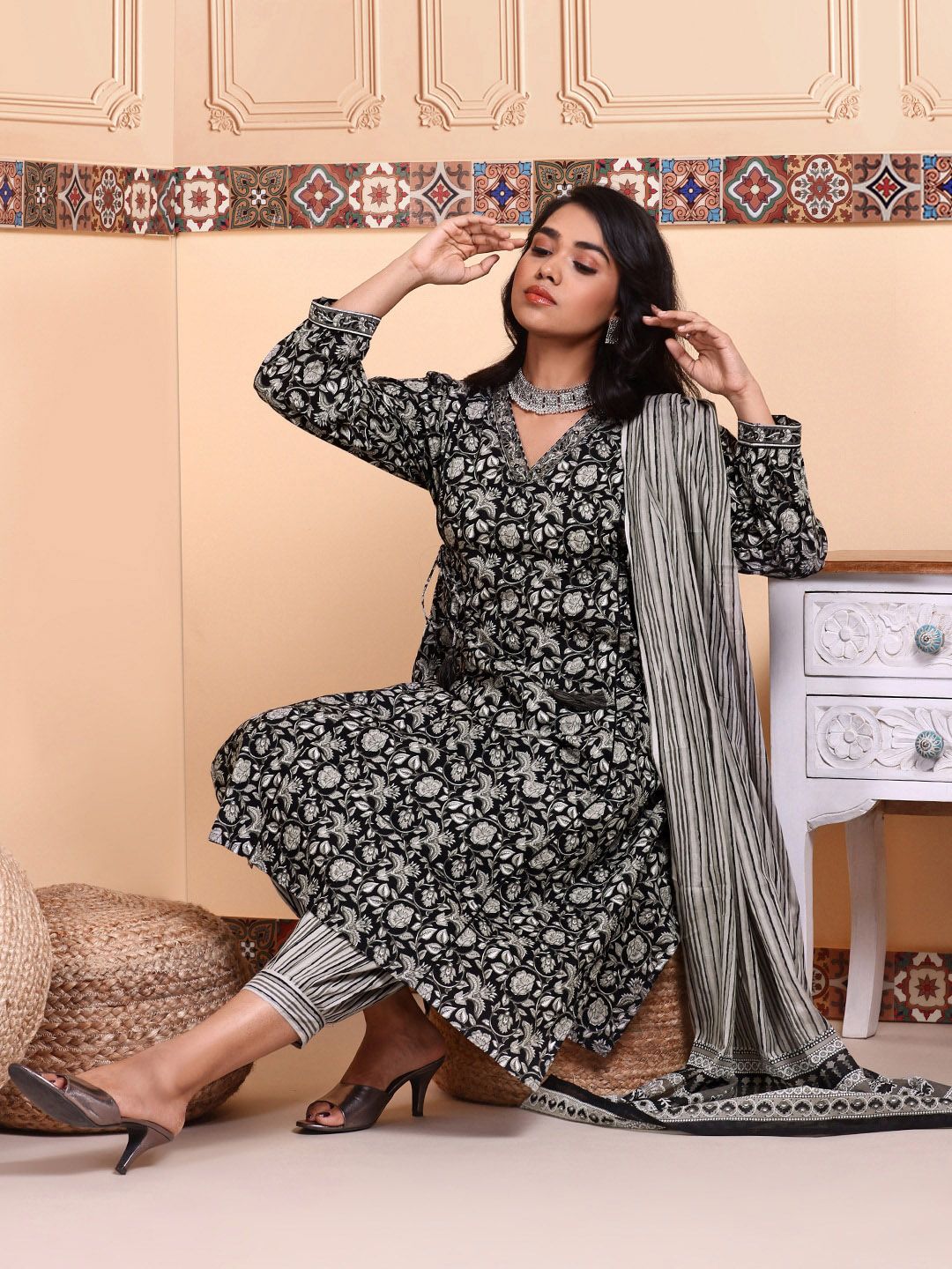 Dhiyona IS Women's Women Floral Printed Pleated Pure Cotton Kurta With Patiala & Dupatta