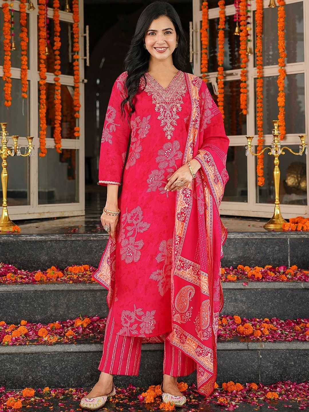 Dhiyona KL Women Ethnic Motifs Printed Regular Kurta with Trousers & With Dupatta