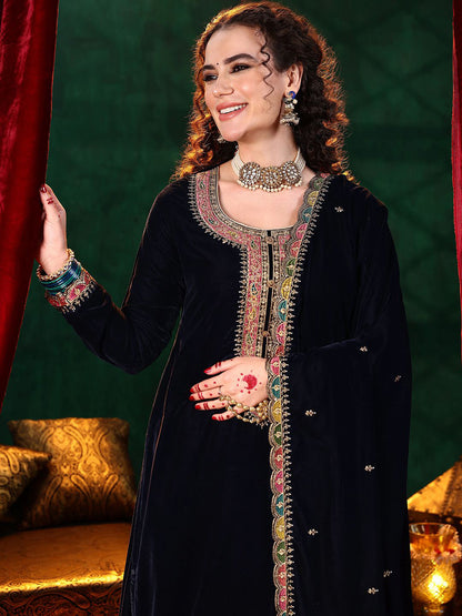 Paisley Embroidered Zari Straight Velvet Kurta With Skirt & Dupatta