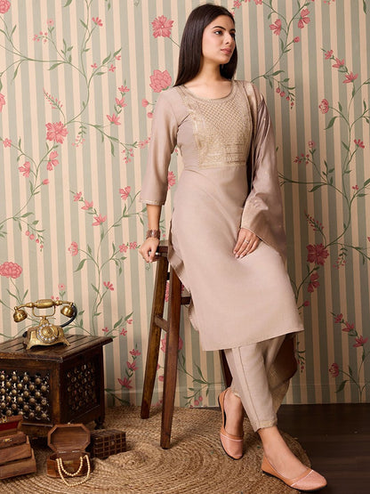 Dhiyona OD  Yoke Design Regular Thread Work Kurta with Trousers & With Dupatta