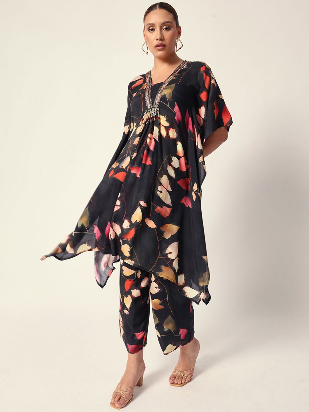 Dhiyona IS Women's Floral Printed Square Neck Sequinned Kaftan Kurta With Trousers