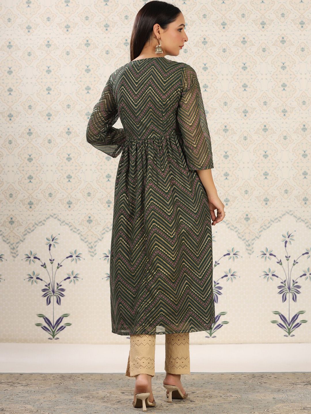 Dhiyona OD  Ethnic Motifs Printed V-Neck Thread Work Empire Anarkali Kurta