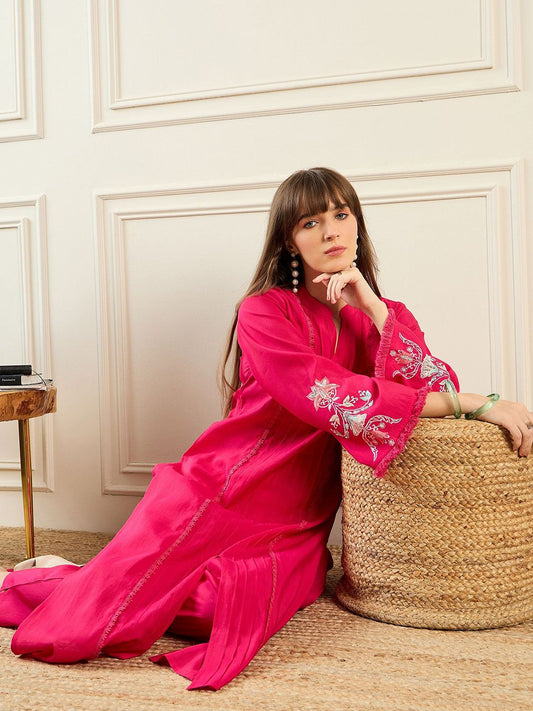 Dhiyona IE Women Magenta Kurta Sets