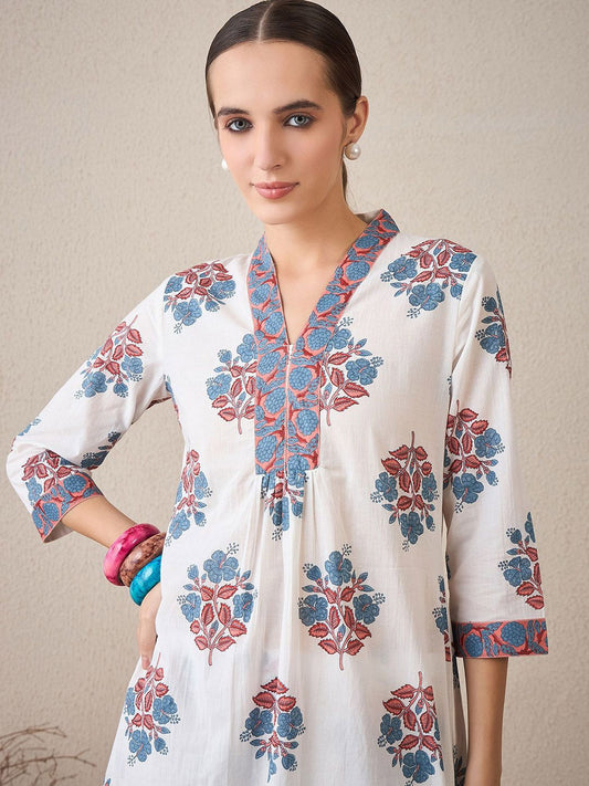 Dhiyona IE Floral Printed V-Neck Pure Cotton Tunic With Trouser
