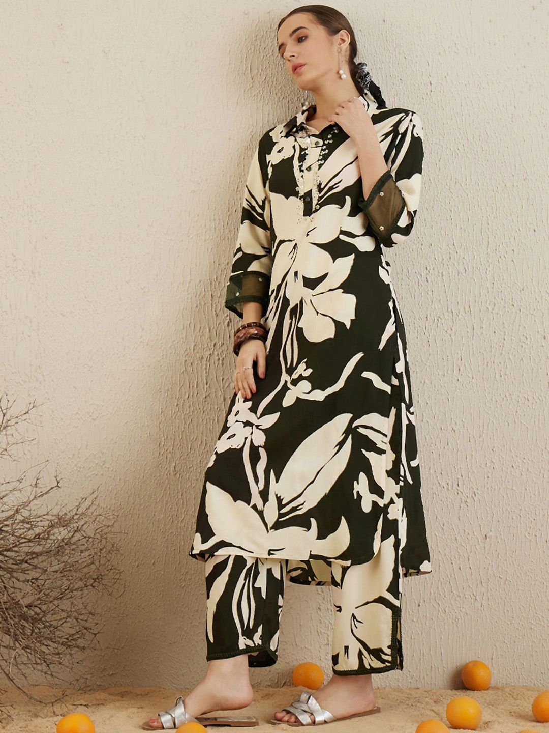 Dhiyona IE Floral Printed Sequinned Shirt Collar Straight Kurta with Trousers