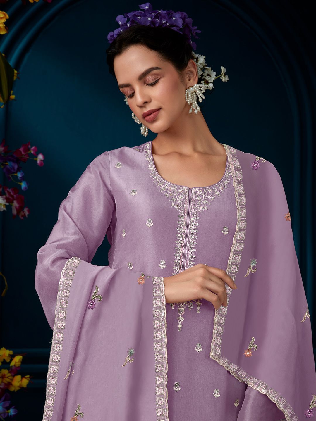 Dhiyona IE Ethnic Motifs Embroidered Regular Beads And Stones Kurta With Trousers & Dupatta