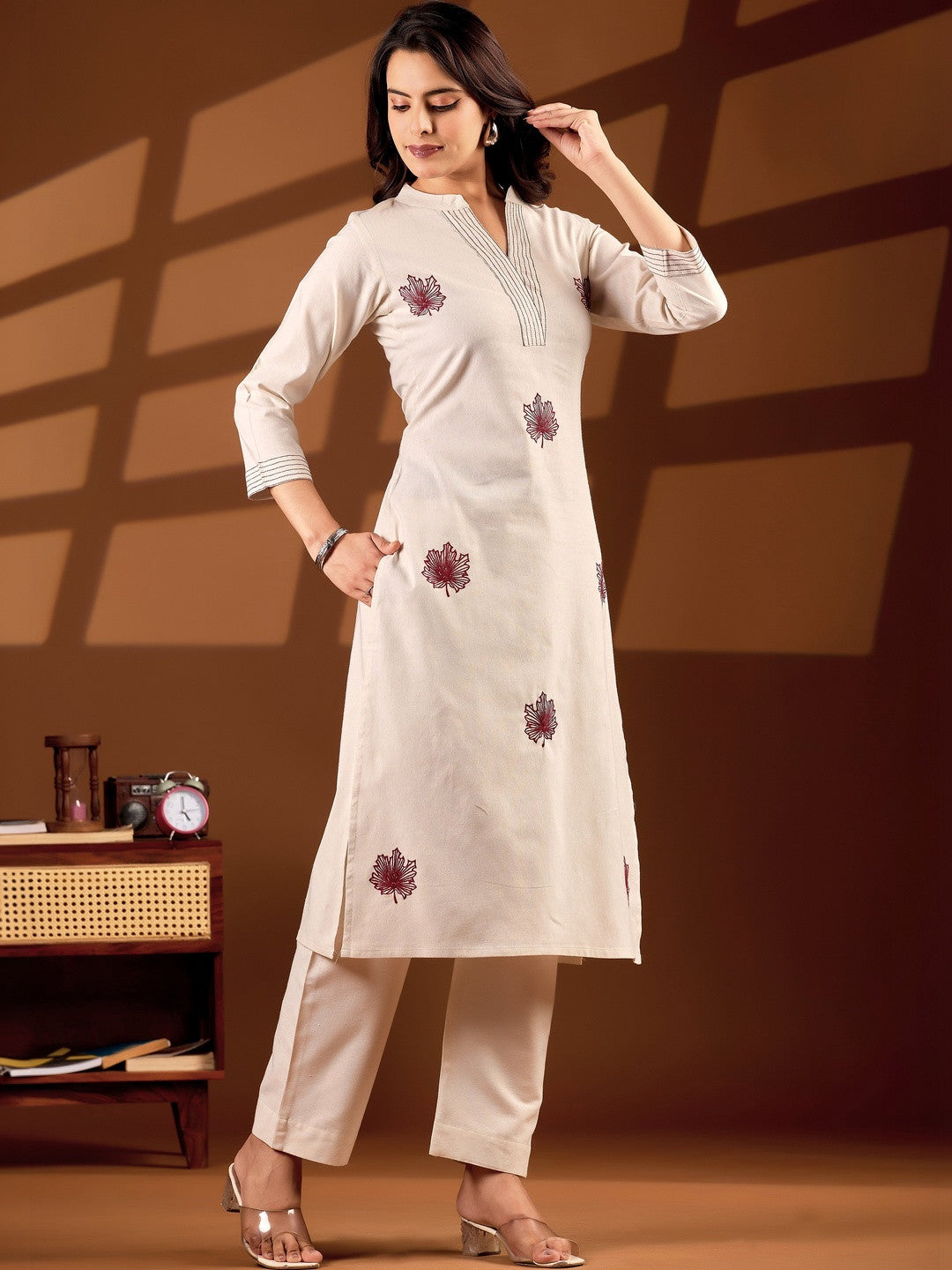 Women Ethnic Motifs Embroidered Regular Thread Work Pure Cotton Kurta with Trousers
