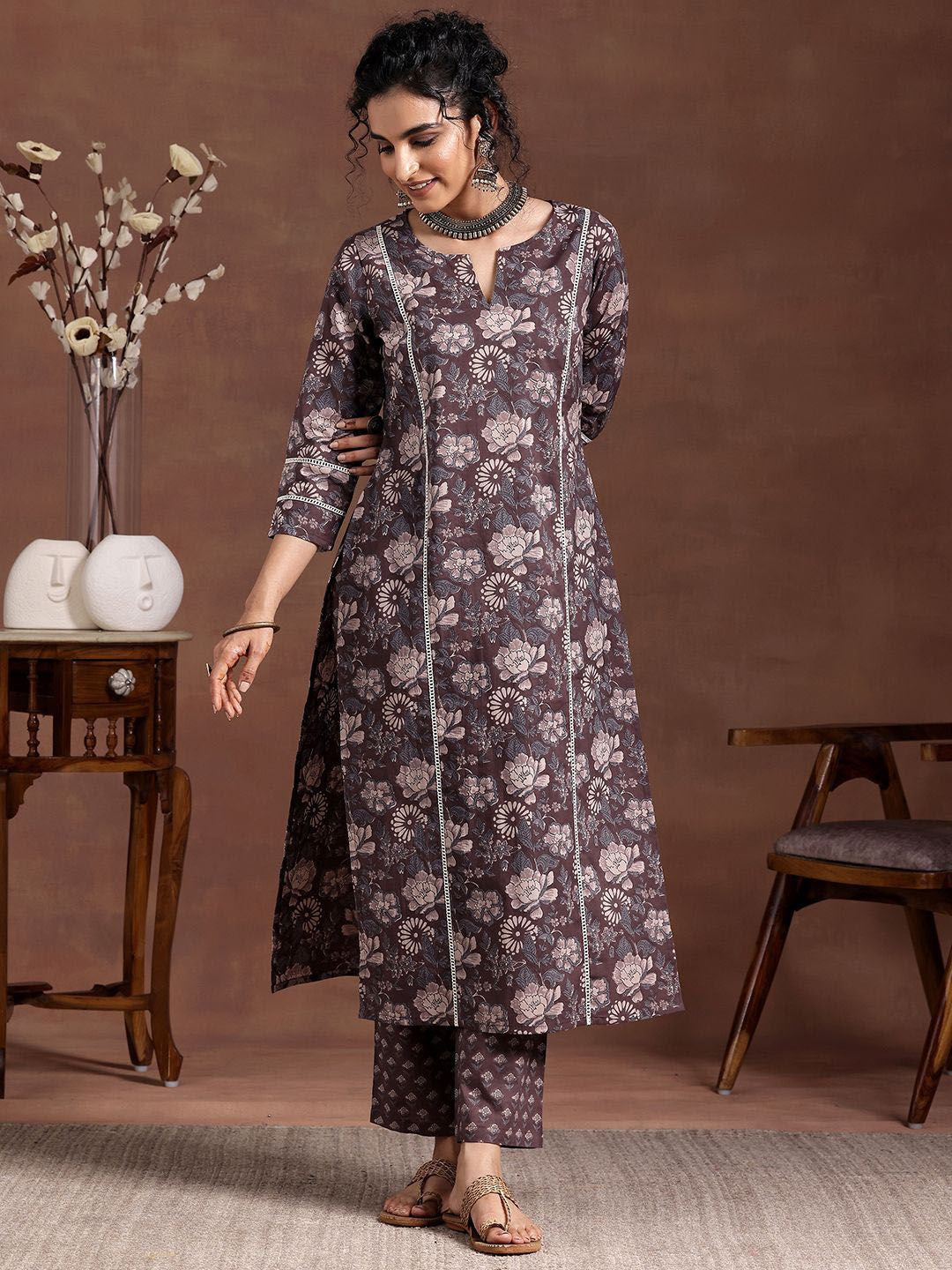 Floral Printed Notch Neck Straight Kurta With Trousers