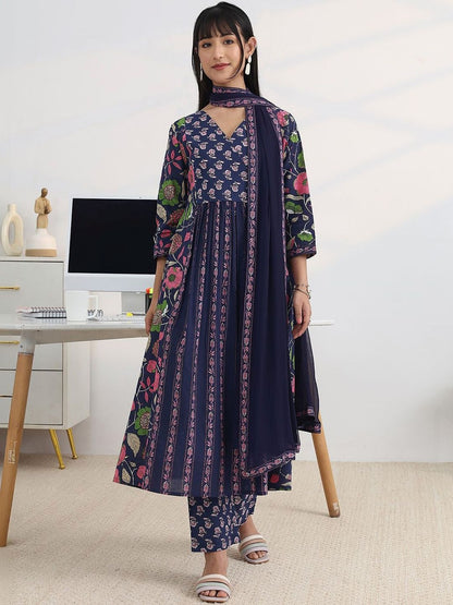 Women Floral Printed Panelled Kurta with Trousers & With Dupatta