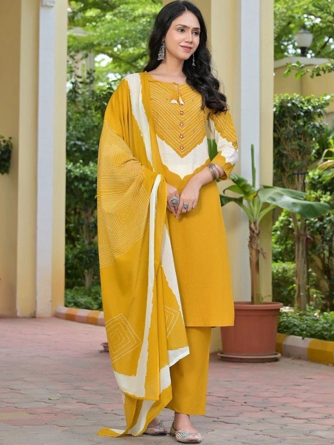 Women Leheriya Dyed Regular Pure Cotton Kurta with Palazzos & With Dupatta