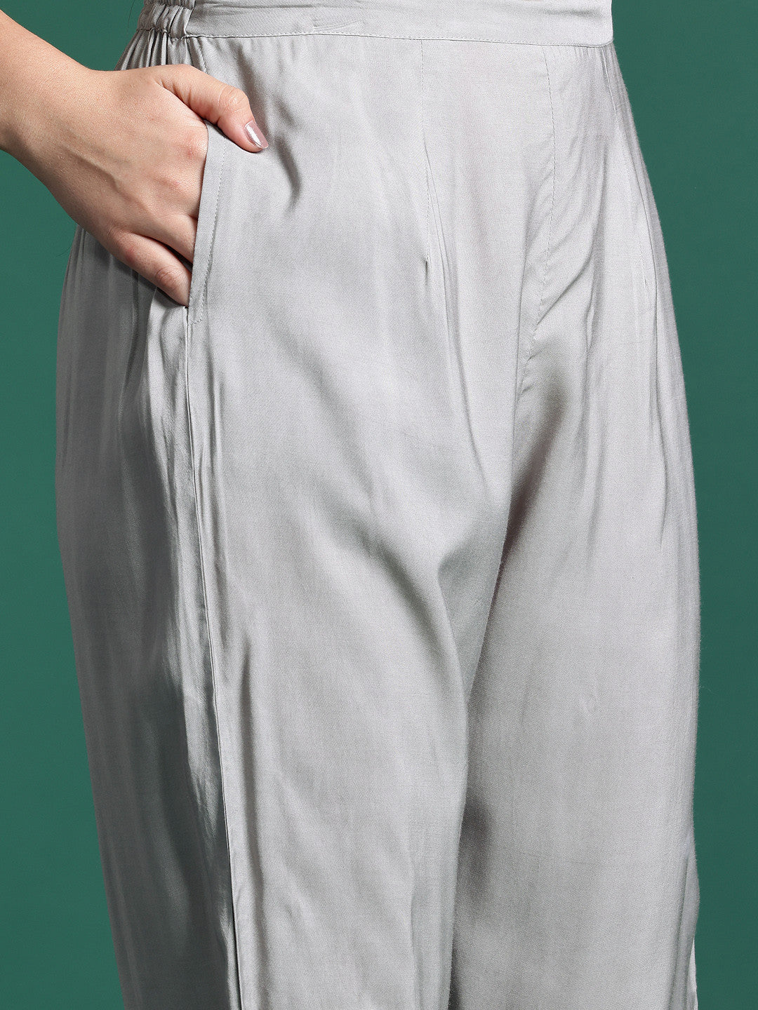Ethnic Motifs Embroidered Thread Work Kurta with Trousers