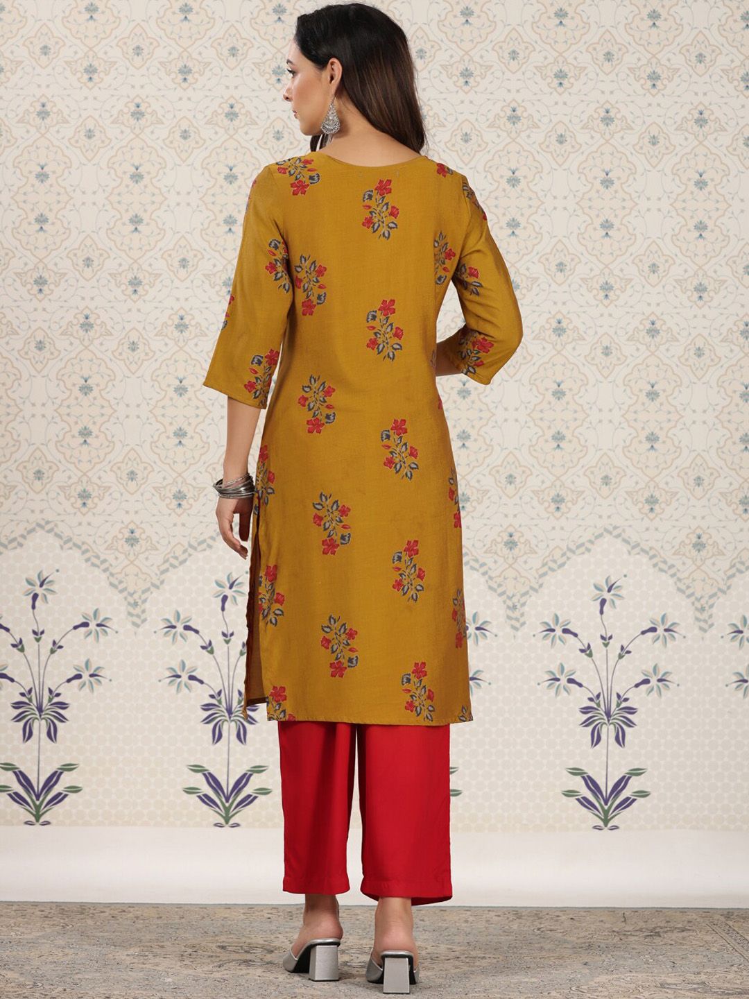 Dhiyona OD  Floral Printed Zari Detailed Straight Kurta