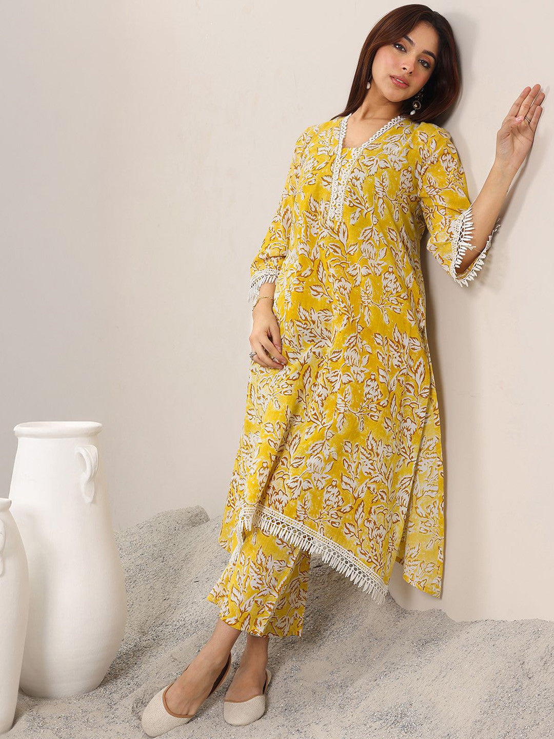 Floral Printed V-Neck Straight Kurta With Trouser