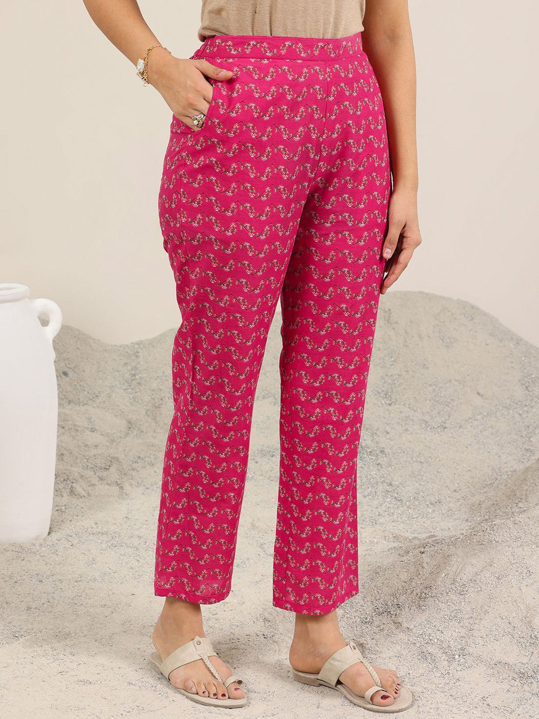 Paisley Printed V-Neck Straight Kurta With Trouser