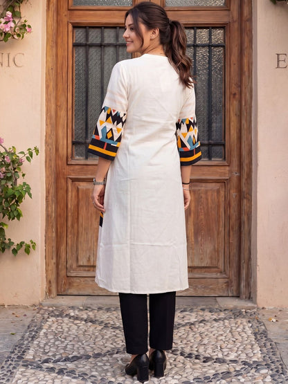 Women Printed Regular Kurta with Trousers