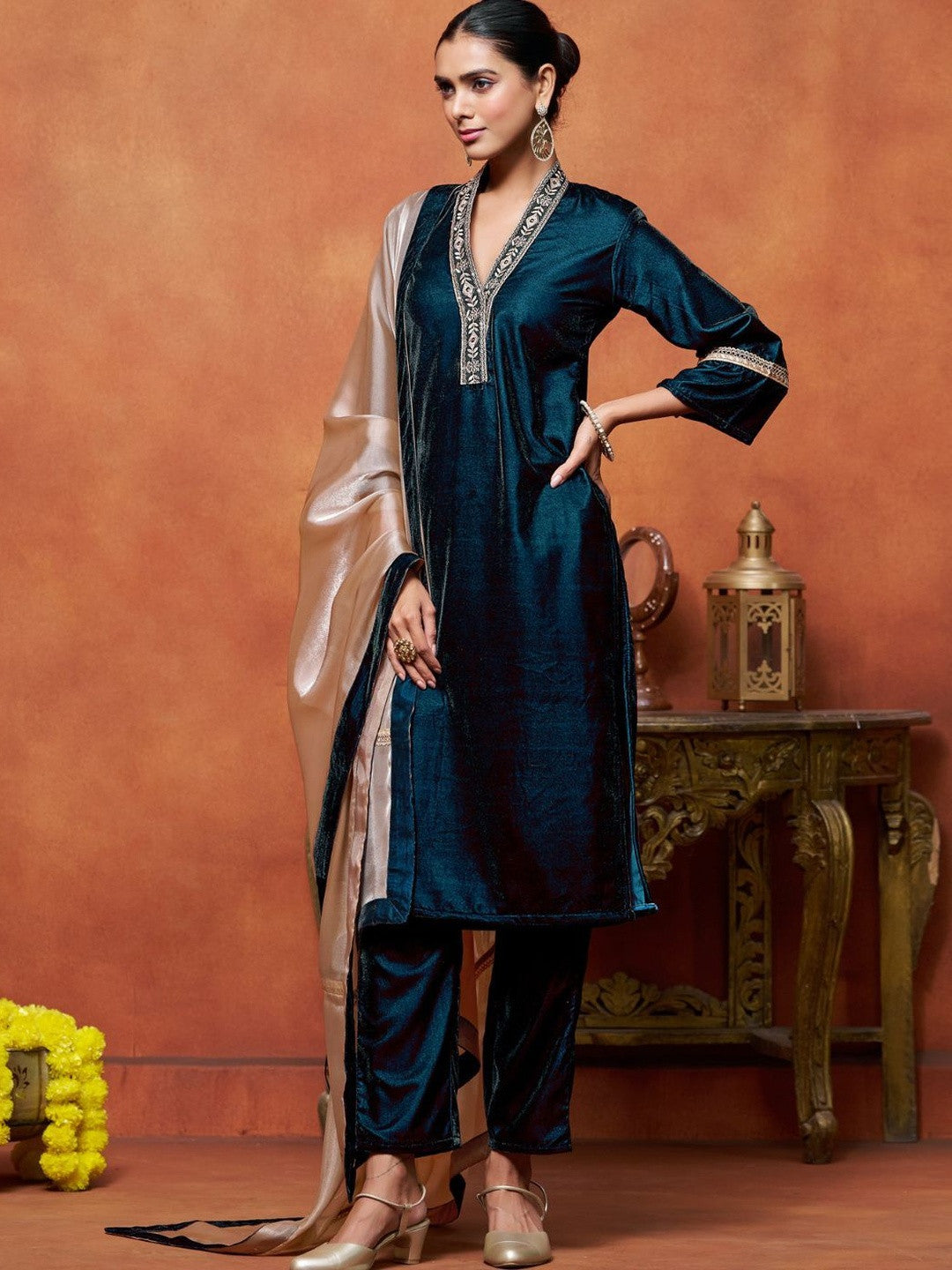 Dhiyona SN Women Velvet Embroidered Straight Kurta Pant With Dupatta Set