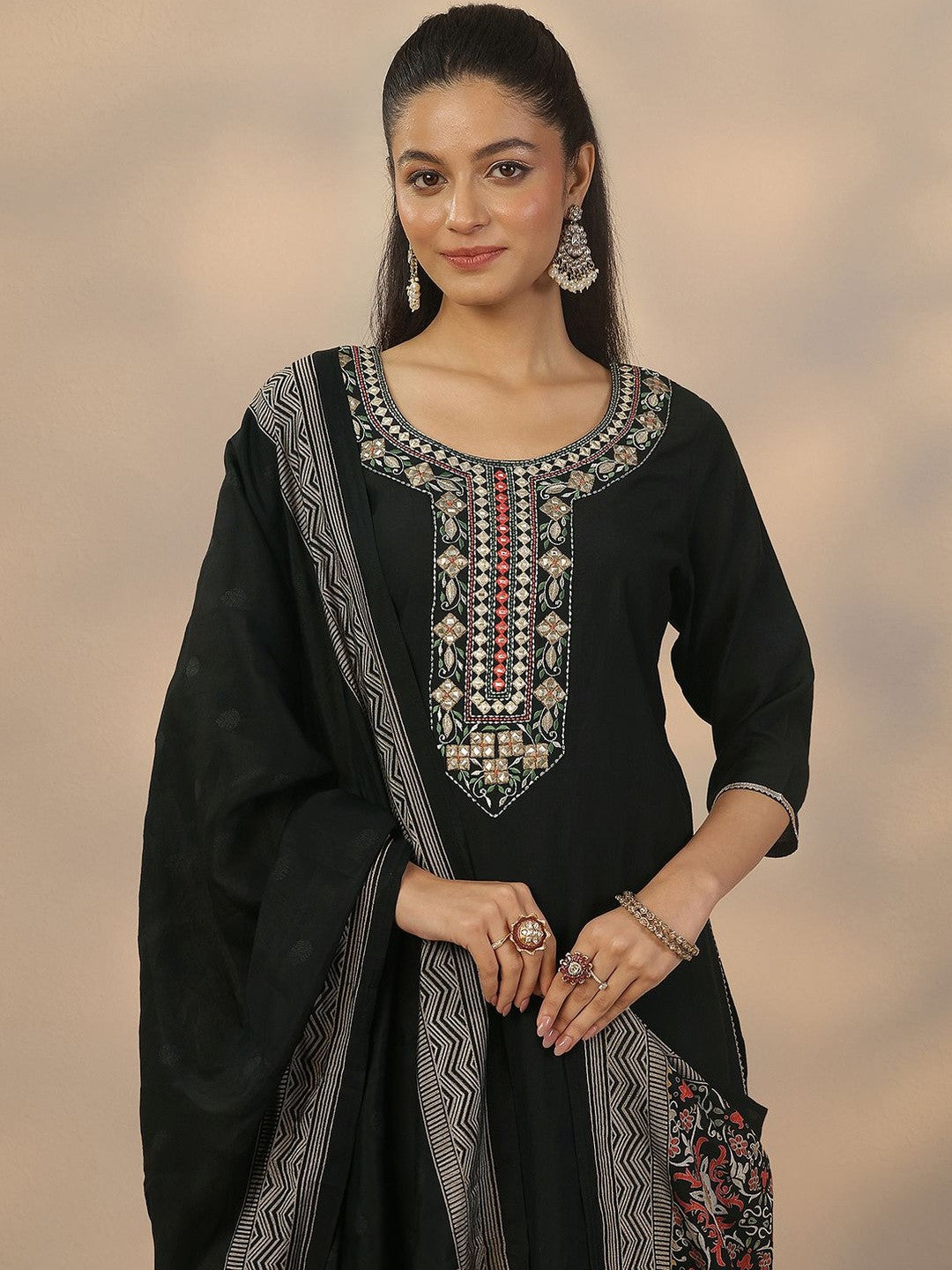 Women Ethnic Motifs Embroidered Regular Thread Work Kurta with Patiala & With Dupatta