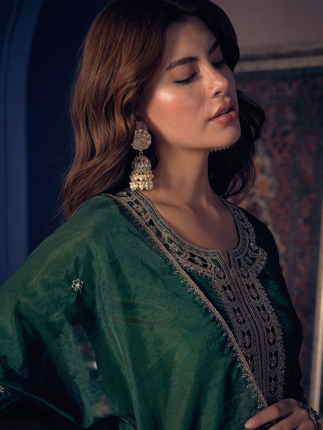 Dhiyona CH Women Ethnic Motifs Embroidered Regular Thread Work Kurta with Trousers & With Dupatta