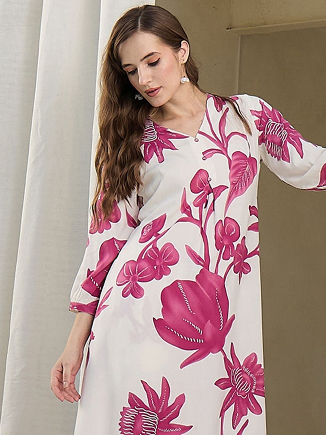 Women Floral Printed Regular Kurta with Trousers