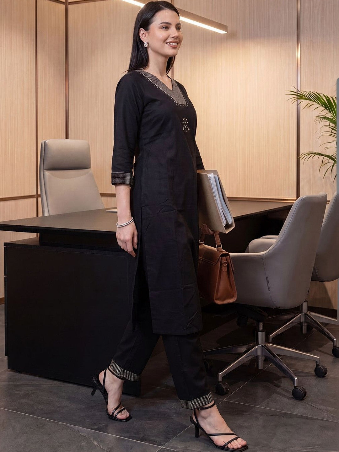 Women Ethnic Motifs Embroidered Regular Kurta with Trousers