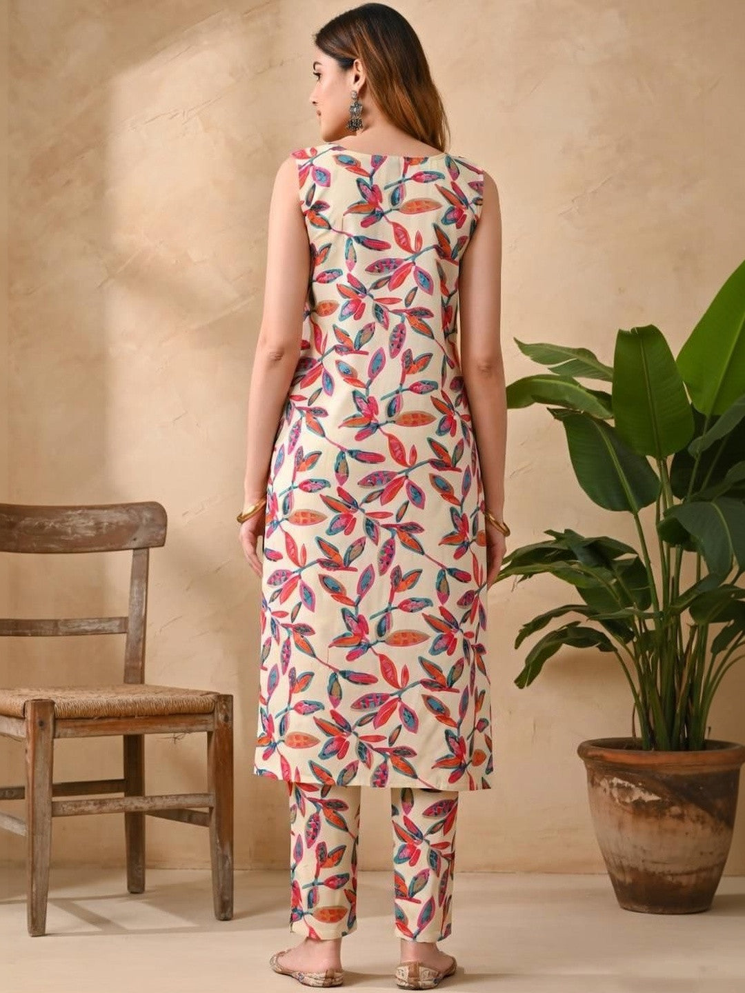 Printed Boat Neck Kurta & Trousers
