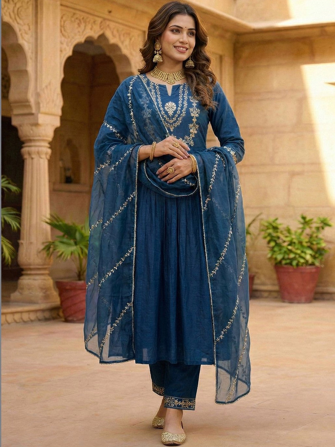 Embroidered Round Neck Kurta Trousers & Dupatta