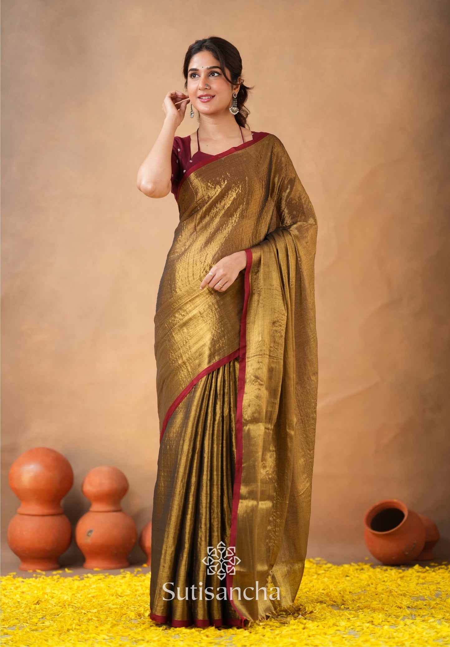 Dhiyona SS Ivory Gold Horizon – Flowing with Regal Charm