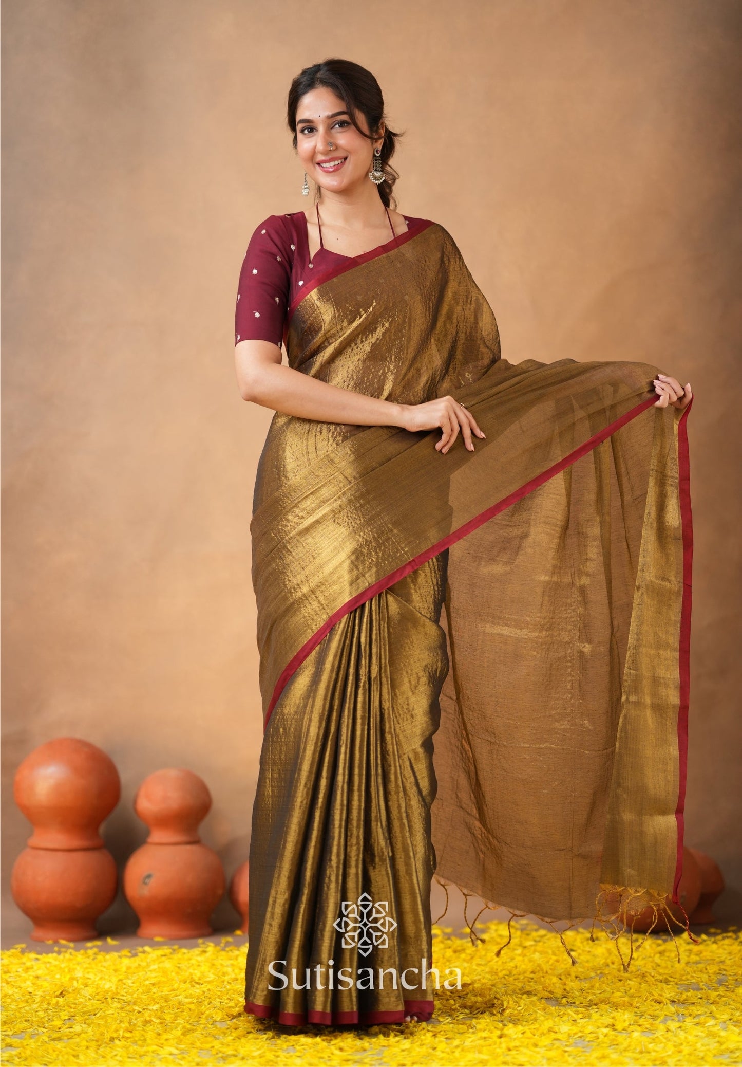 Dhiyona SS Ivory Gold Horizon – Flowing with Regal Charm