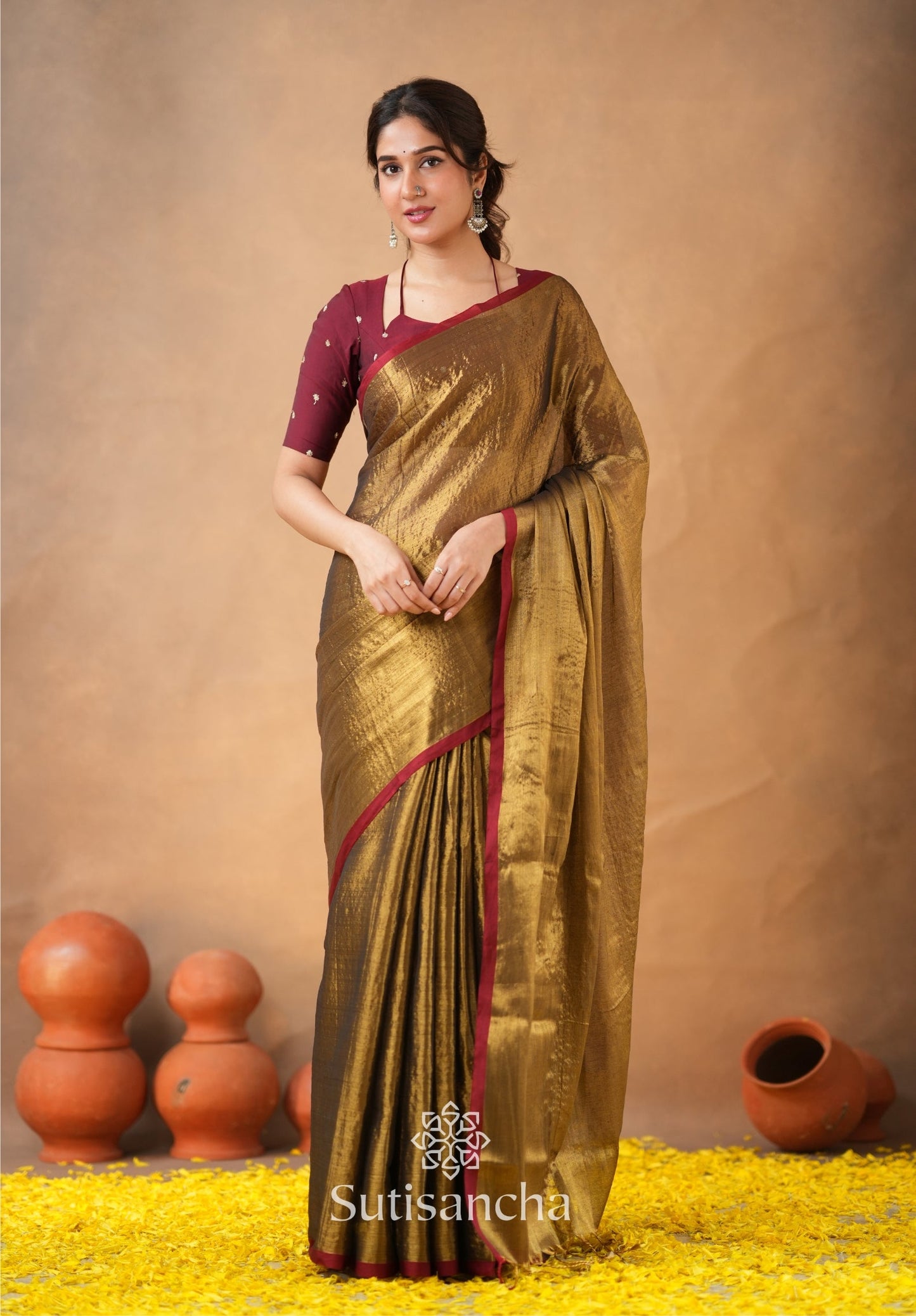 Dhiyona SS Ivory Gold Horizon – Flowing with Regal Charm