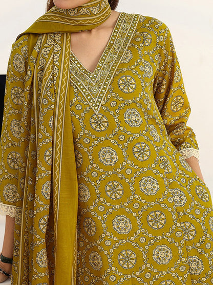 Women Ethnic Motifs Printed Regular Cotton Blend Kurta with Trousers & With Dupatta