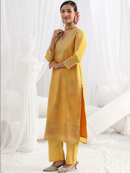 Women Regular Thread Work Kurta with Trousers & With Dupatta