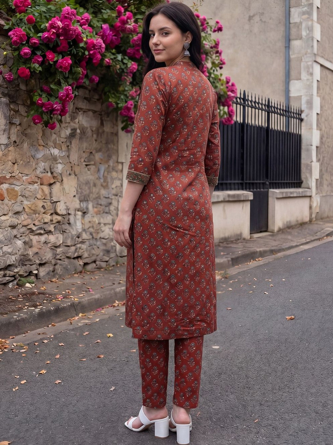 Women Ethnic Motifs Printed Regular Thread Work Pure Cotton Kurta with Trousers