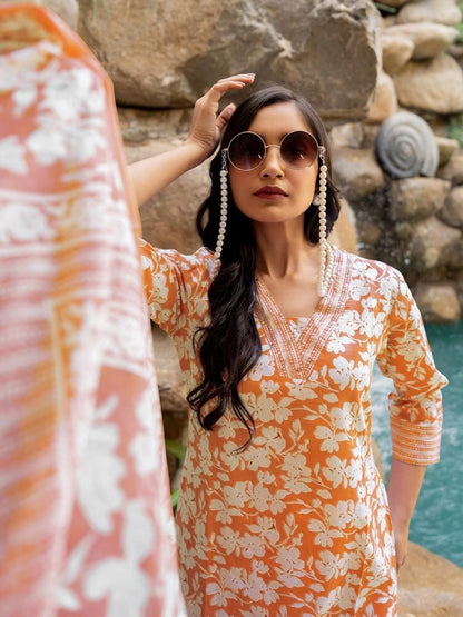 Dhiyona KL Women Off White Pure Cotton Kurta Sets