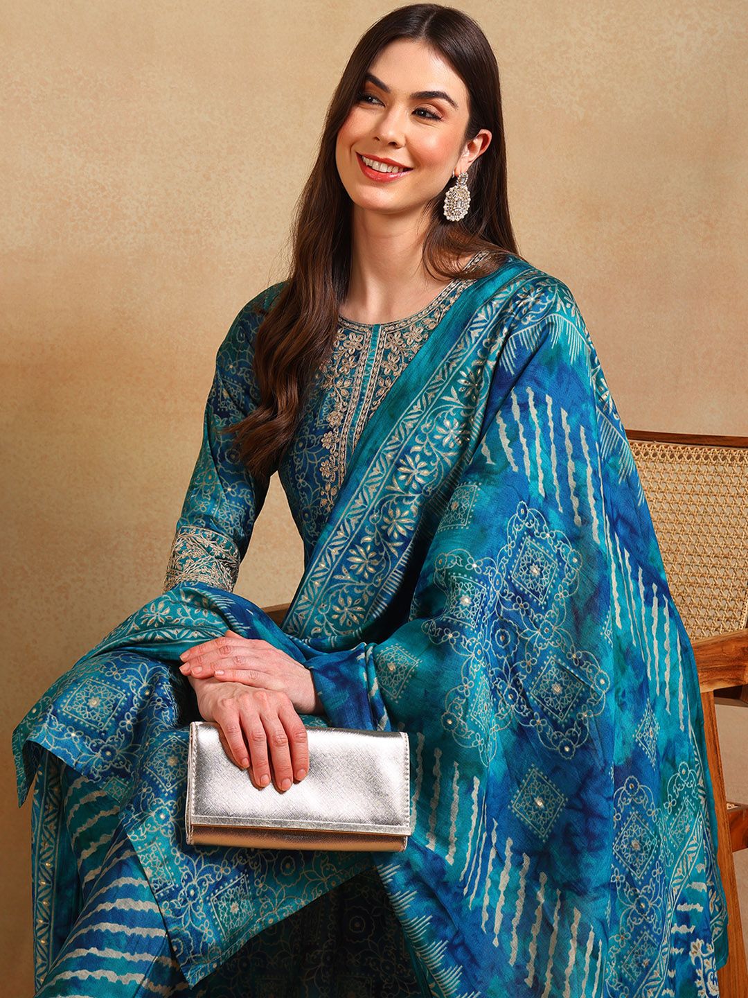 Dhiyona KL Ethnic Motifs Printed Thread Work Straight Kurta With Trouser & Dupatta