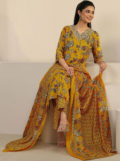 Women Floral Printed Regular Thread Work Kurta with Trousers & With Dupatta