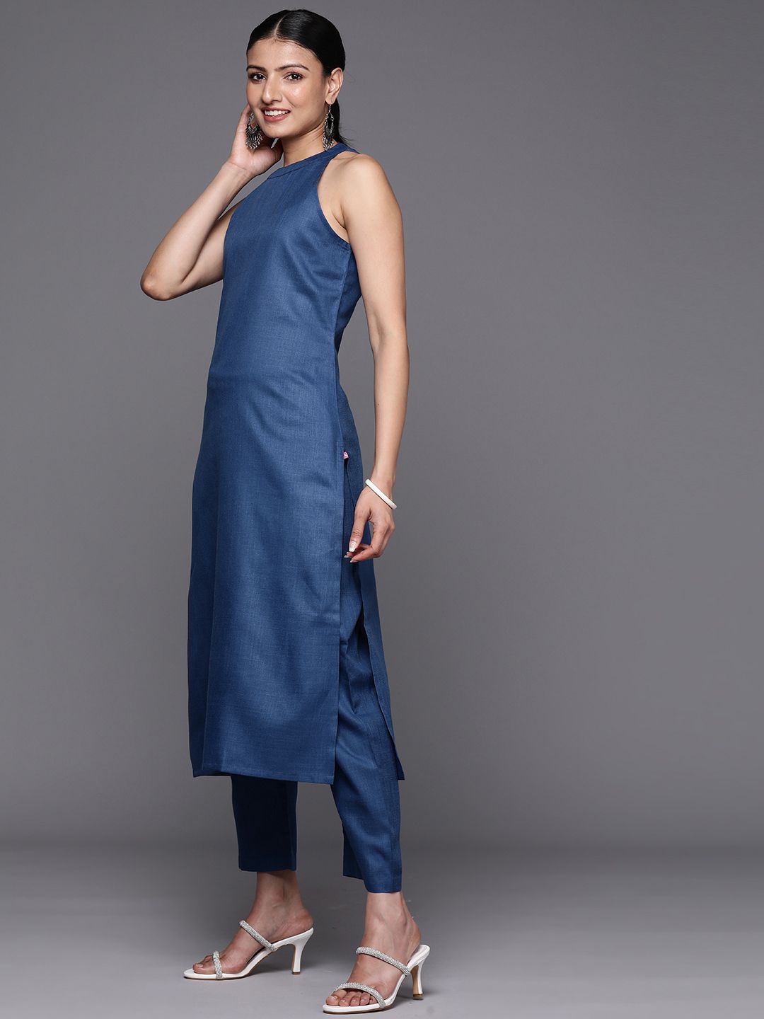 Blue Blue Sleeveless Halter Neck Straight Republic Day Kurta with Trouser & Bandhani Printed Dupatta