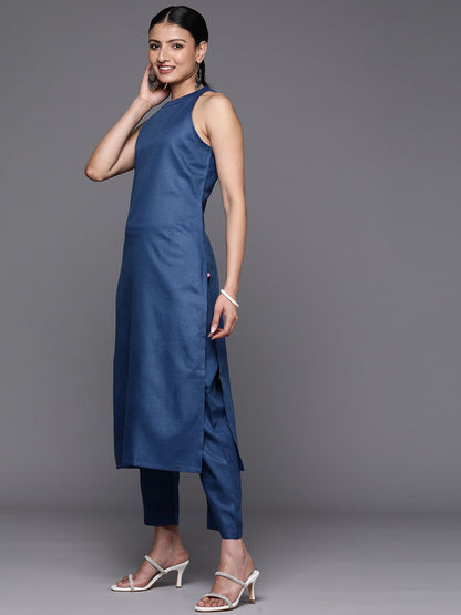 Blue Blue Sleeveless Halter Neck Straight Republic Day Kurta with Trouser & Bandhani Printed Dupatta
