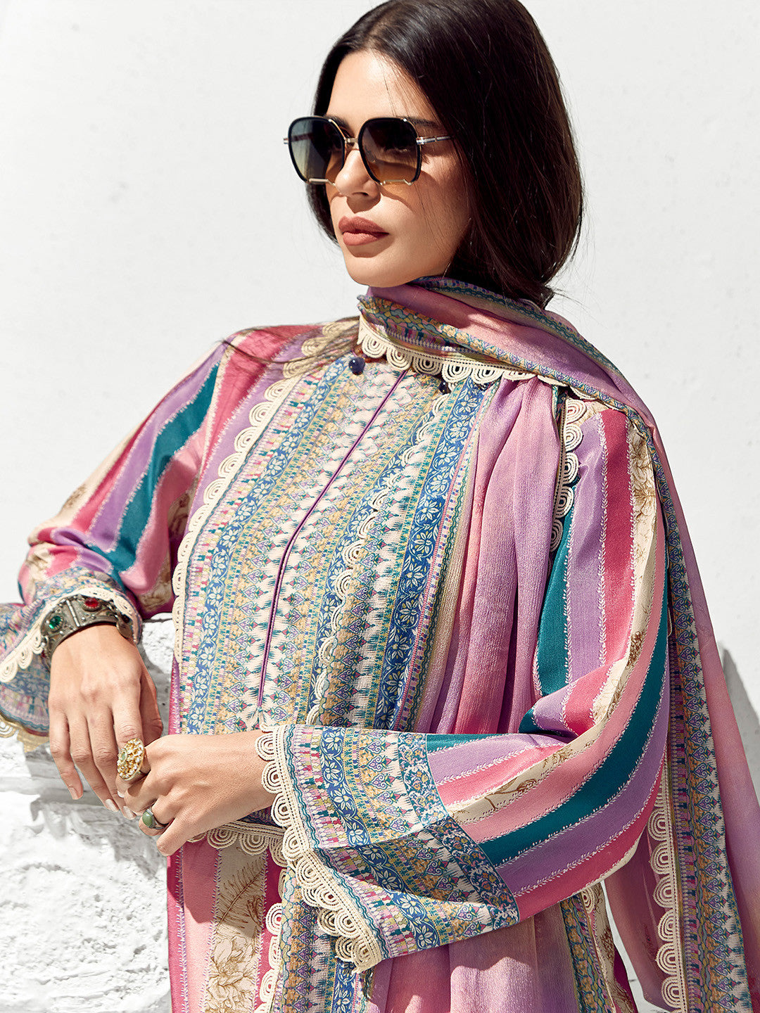 Women Ethnic Motifs Printed Regular Thread Work Kurta Trousers With Dupatta