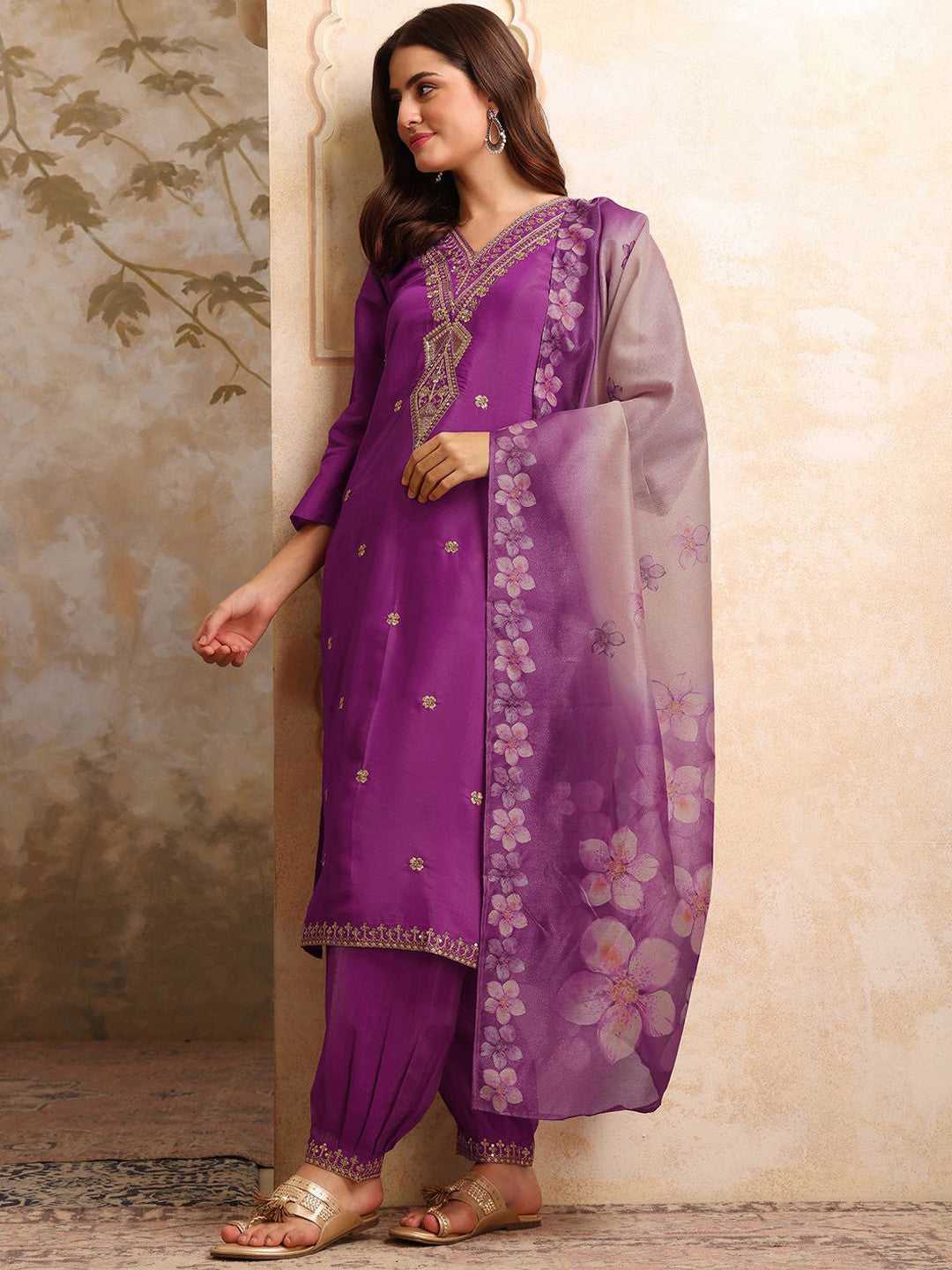 Women Embroidered Kurta Set