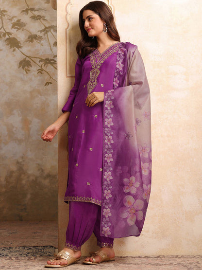 Women Embroidered Kurta Set