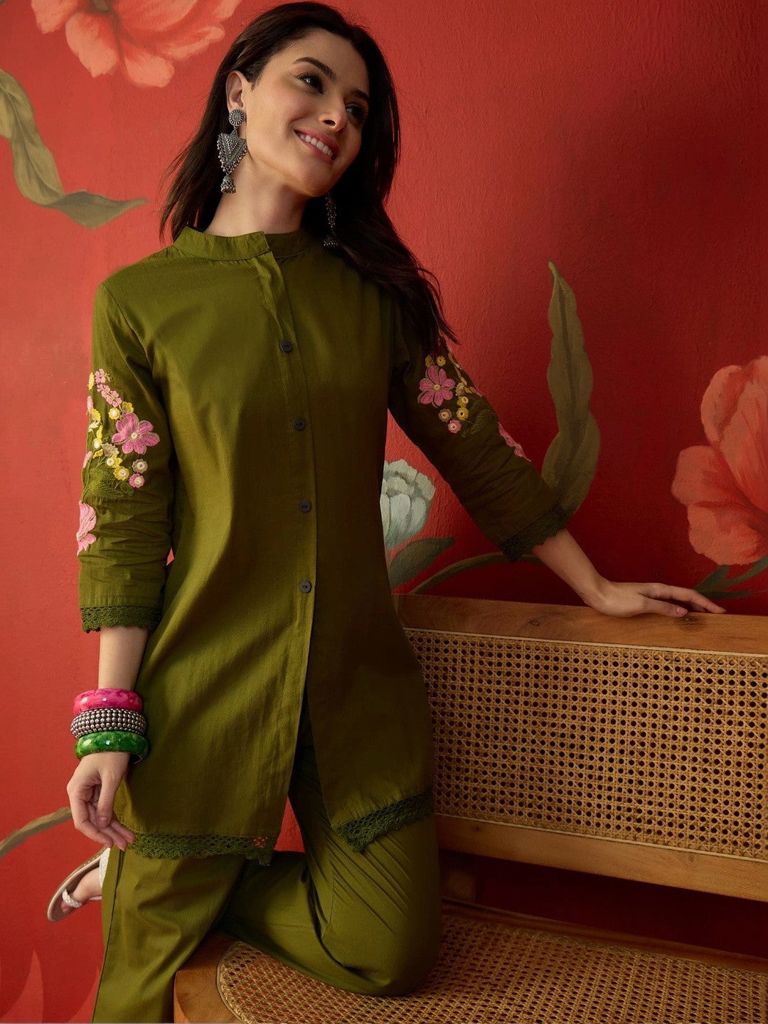 Women Floral Embroidered Regular Thread Work Pure Cotton Kurta with Trousers