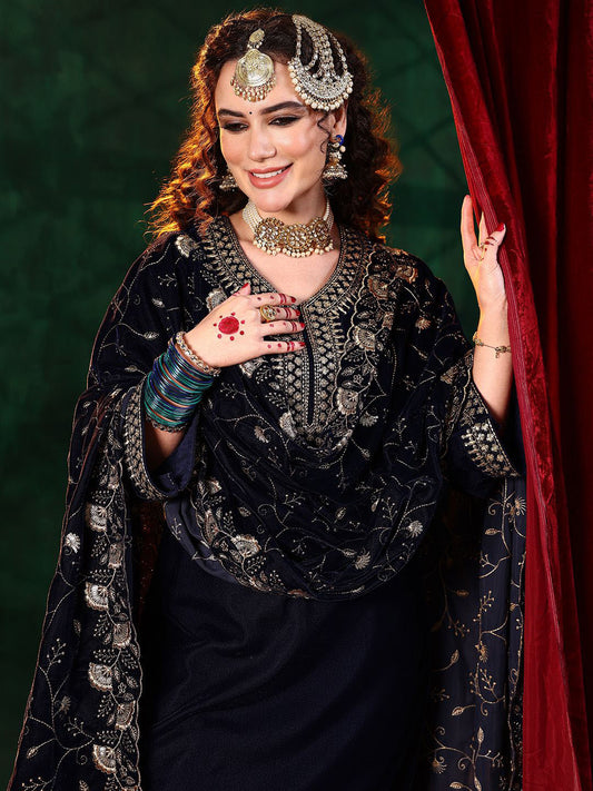 Women Floral Embroidered Kurta with Trousers & Dupatta