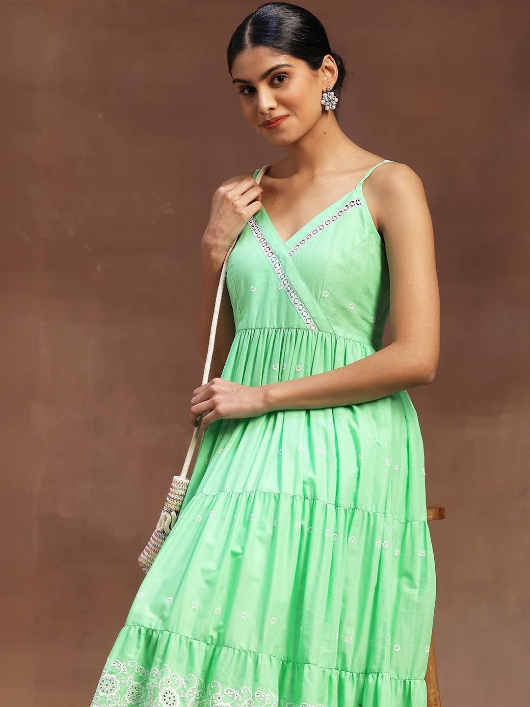 Women Floral Embroidered Tiered Thread Work Kurta with Trousers