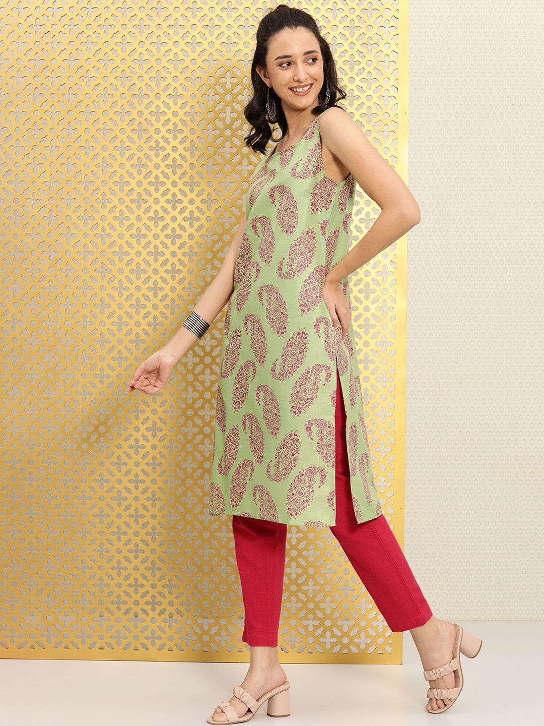 Dhiyona OD  Women Green & Fuchsia Paisley Printed Straight Rozana Kurta